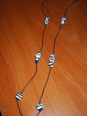 Collar rayas blanco y negro