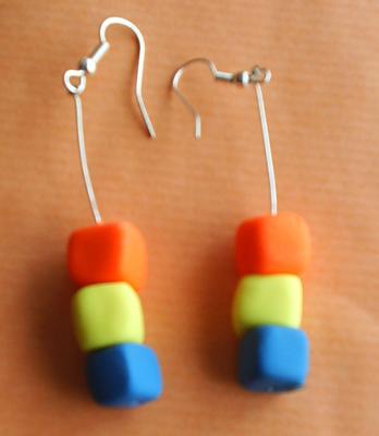 Pendientes largos "cubos de colores"